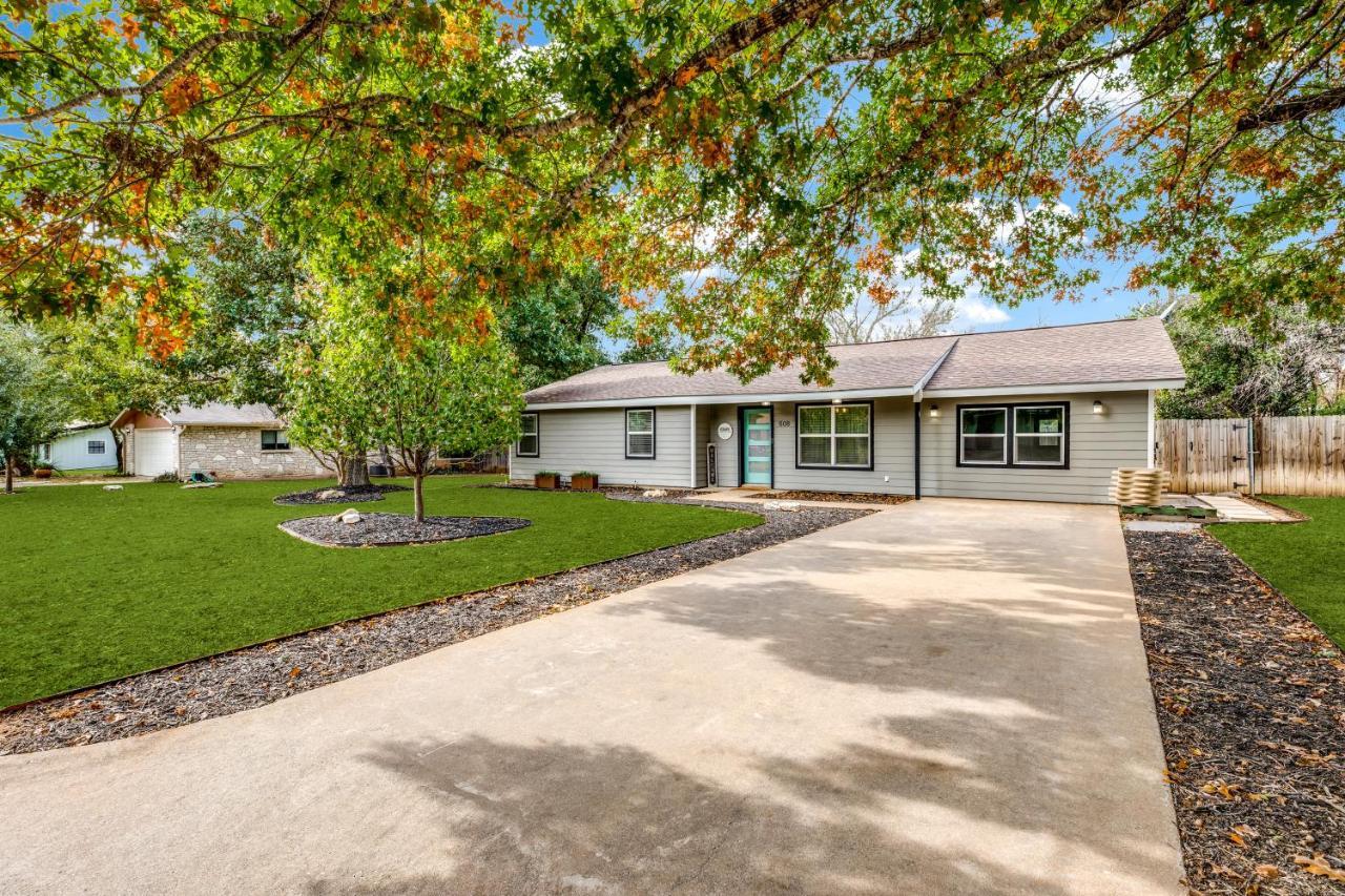 Cozy 4 Bedroom Blocks To Main Street And Wineries Holiday home *