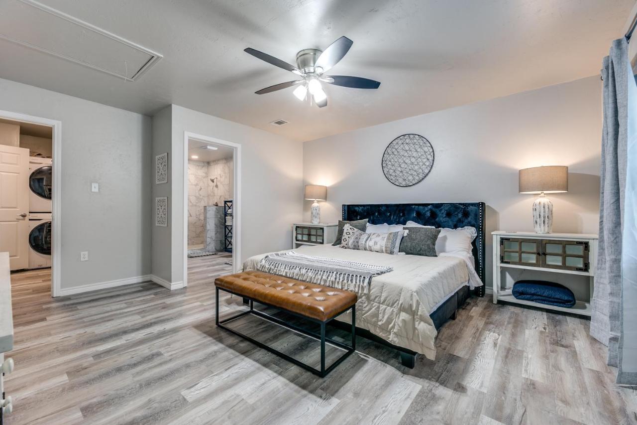 Holiday home Cozy 4 Bedroom Blocks To Main Street And Wineries