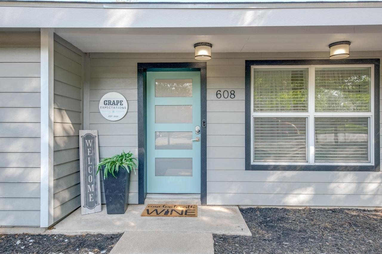 Cozy 4 Bedroom Blocks To Main Street And Wineries *