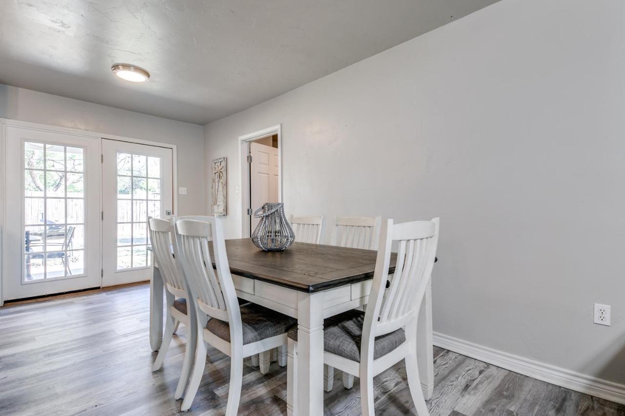 Cozy 4 Bedroom Blocks To Main Street And Wineries Holiday home Fredericksburg